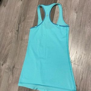 Lululemon size 4 tank